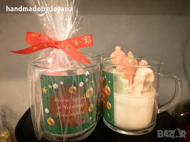 Коледна свещ в чаша