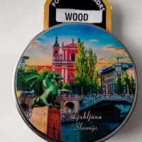 Джобно дървено козметично огледало от Словения