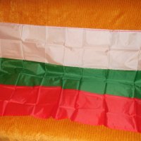 Български знамена българско национално знаме трибагреник флаг шито от полиестерна коприна подарък н, снимка 3 - Градински мебели, декорация  - 23486153