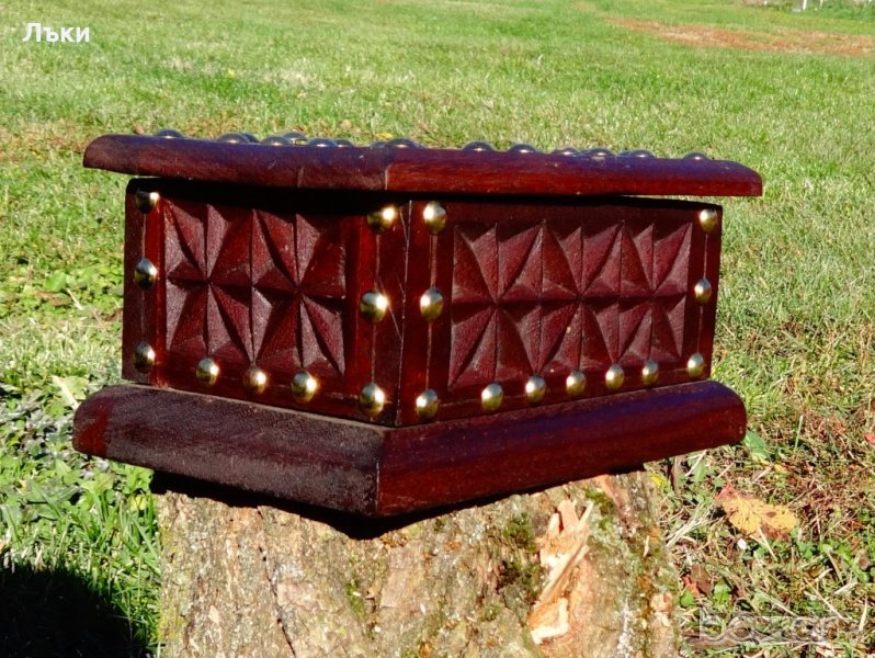 Кутия за бижута от масивно дърво,месингов обков., снимка 1