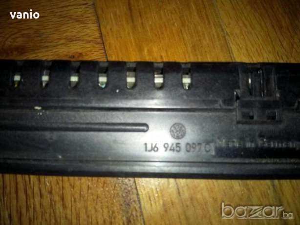 Трети стоп Vw Golf 4, снимка 4 - Аксесоари и консумативи - 19434650