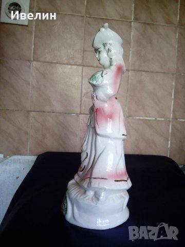 порцеланова статуетка, снимка 2 - Антикварни и старинни предмети - 21760096