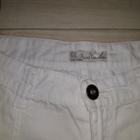 Дамски къси бели панталонки марка TRF , снимка 3 - Къси панталони и бермуди - 24539681