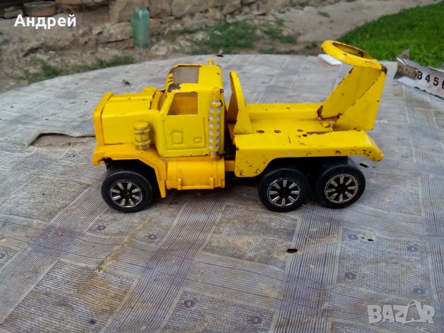 Старо метално камионче