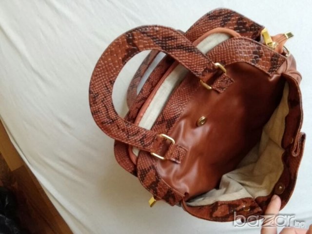 Дамска чанта, снимка 4 - Чанти - 21273750