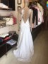 Сватбена бутикова / Булчинска рокля с камъни Swarovski
