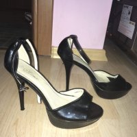 Продавам страхотни лачени сандали 39 номер, снимка 1 - Сандали - 25727038