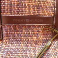 Tommy Hilfiger оригинална дамска чанта, снимка 4 - Чанти - 24826752