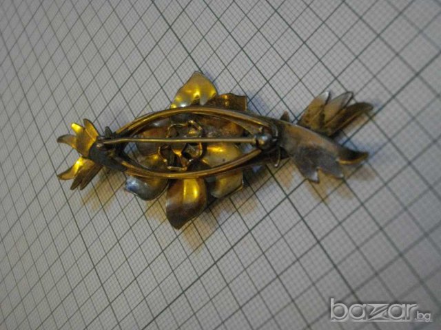 Брошка позлатена метална с цветче в средата / 8,2 гр. /, снимка 3 - Колиета, медальони, синджири - 7815676
