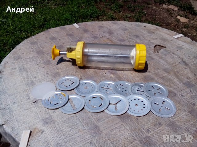 Стар шприц за сладки