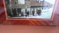 Стара снимка вкарана във дърво и лакирана има забележки , снимка 4