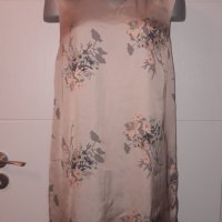 Дамска рокля М, сатен, прикрива несъвършенства, без следи от употреба, снимка 1 - Рокли - 25278645