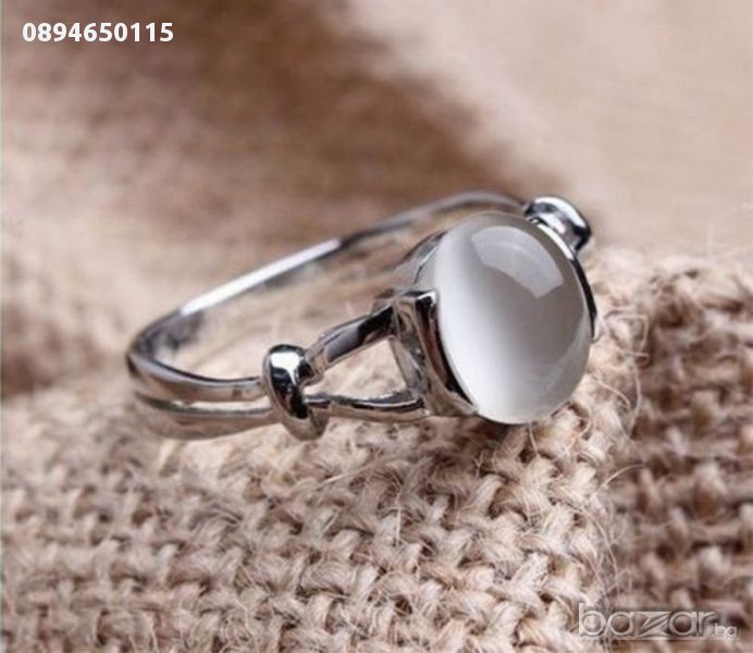 Ефектен сребърен пръстен лунен камък , снимка 1