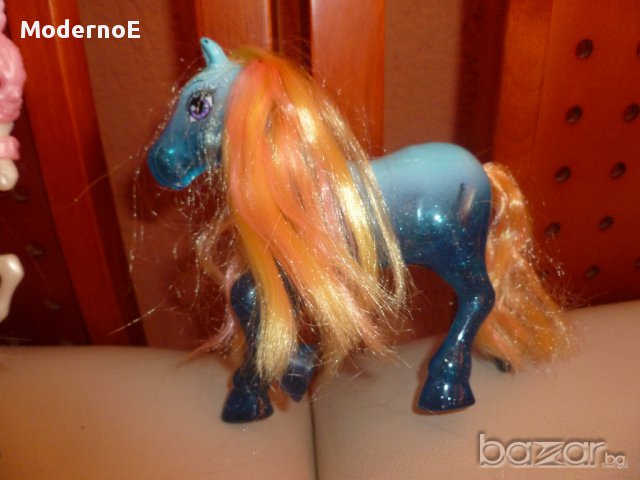 Конче - пони на Барби, снимка 6 - Кукли - 17259827