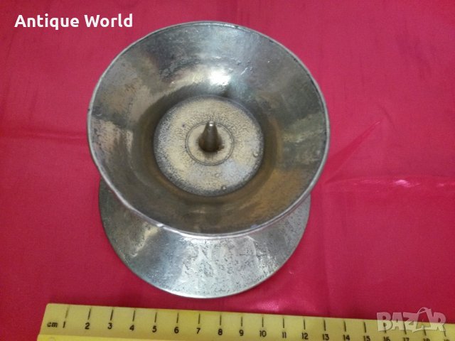 Стар Масивен Бронзов Свещник за Дебела Свещ, снимка 4 - Антикварни и старинни предмети - 22090918