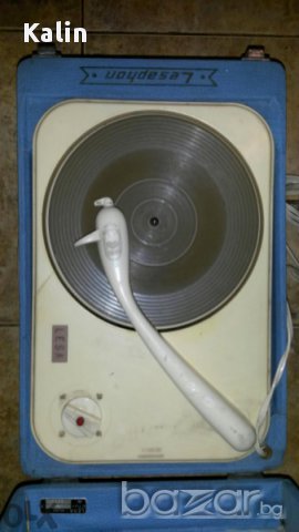 Италиански Ретро грамофон Lesa phone Perla, снимка 2 - Антикварни и старинни предмети - 11917084