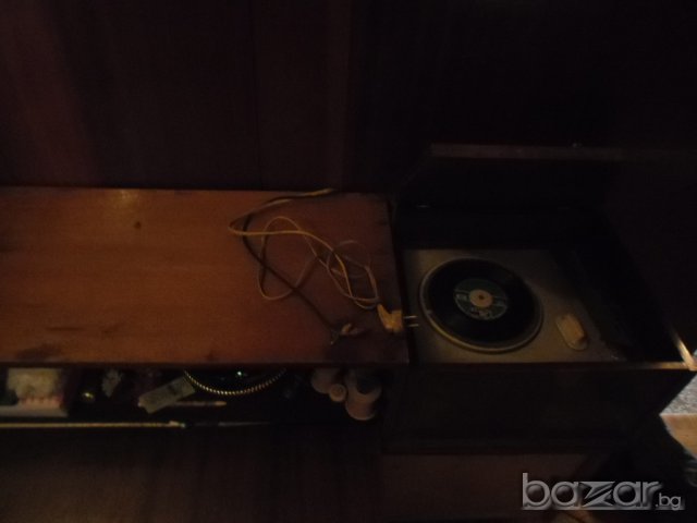 Мебели от масивно дърво шкаф от радиограмофон респром