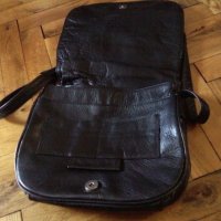 Женска чанта Гучи-Италия-естествена кожа 24см на 22см на 7см, снимка 2 - Чанти - 19378563