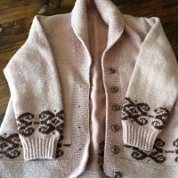 Продавам ръчно плетени жилетки , снимка 7 - Жилетки - 19864292