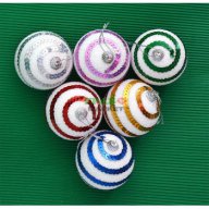 Комплект от 6 бр. цветни топки за елха. Изработени от PVC материал, стиропор и пайети. Диаметър: 7см, снимка 2 - Декорация за дома - 16202605