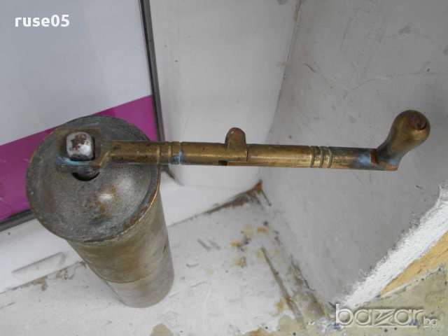 Машинка бронзова за мелене на кафе , чер пипер и др.съветска, снимка 2 - Други ценни предмети - 14099518