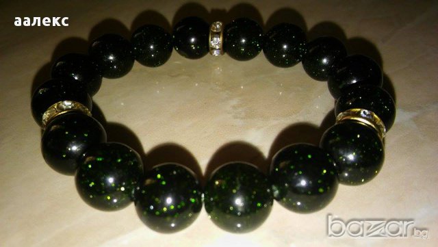 Ръчно изработена гривна от естествени камъни