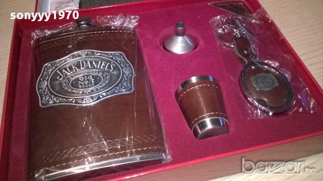 Jack daniels-Луксозен подаръчен комплект-24/18/4см, снимка 15 - Антикварни и старинни предмети - 16432356