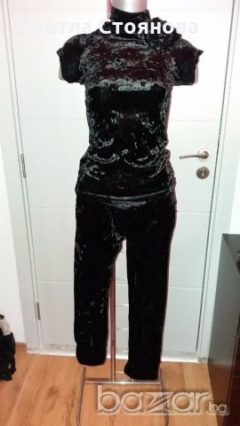 Комплект дамска тениска поло и панталон черно кадифе, снимка 1 - Костюми - 18845966
