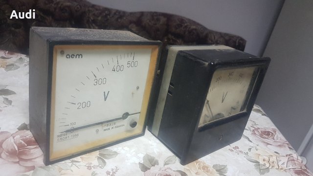 Стрелкови волтметър с диапазон от 0-500 волта с размер 140х140