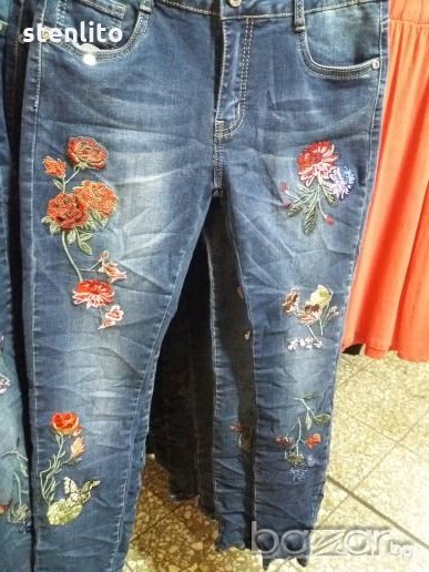 Дънки с цветна бродерия размер ХS, снимка 1