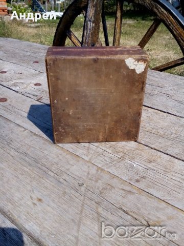 Старинна дървена кутия, снимка 6 - Антикварни и старинни предмети - 16886817