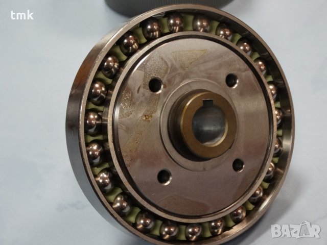 Вълнов Редуктор IV габарит, снимка 5 - Резервни части за машини - 23521075