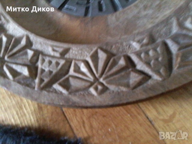 Дървена чиния-плакета за стена Киев -1500години-1982г-дърворезбована с метална вътрешност, снимка 4 - Статуетки - 22749669