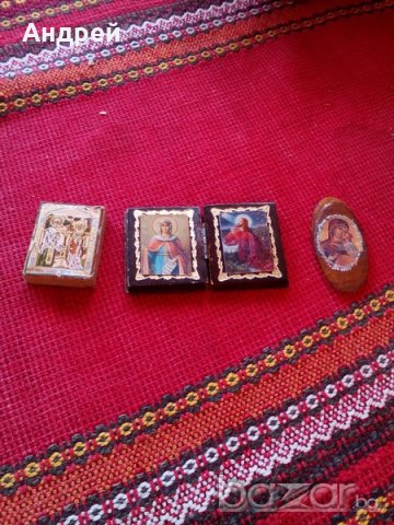 Сувенирна икона, снимка 4 - Антикварни и старинни предмети - 18922428