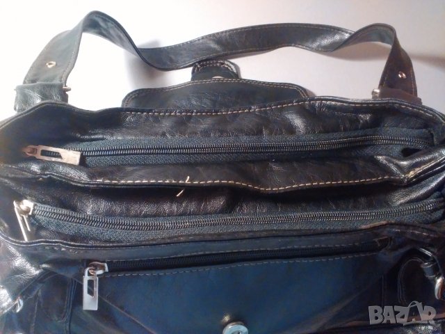 Черна дамска чанта, снимка 3 - Чанти - 23969952