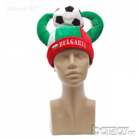 Карнавална шапка с рога и футболна топка