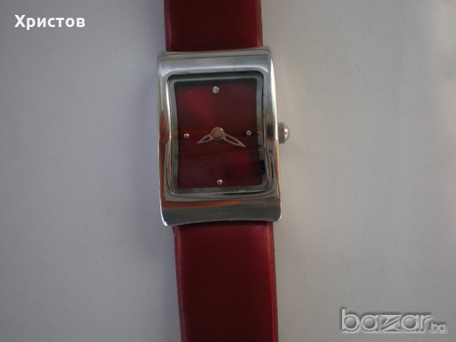 Червен дамски часовник, снимка 4 - Дамски - 20180259