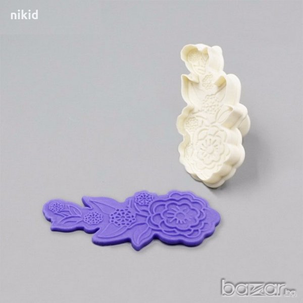 издължено цвете дантелено пластмасов резец с бутало и релеф украса сладки торта фондан тесто, снимка 1