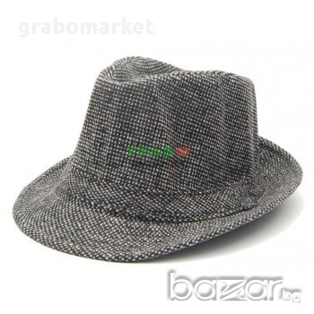 Красива зимна шапка с периферия - бомбе. Универсален размер. Различни цветове., снимка 1