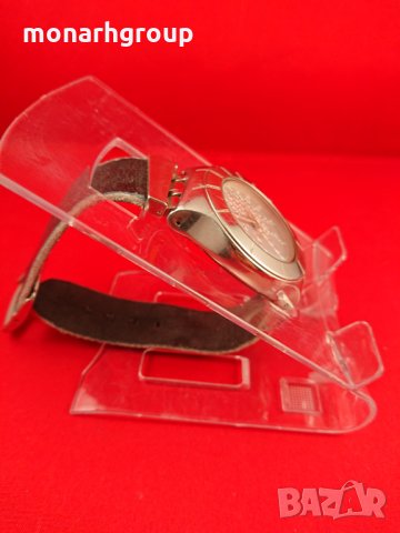 Часовник Swatch, снимка 3 - Дамски - 23536352