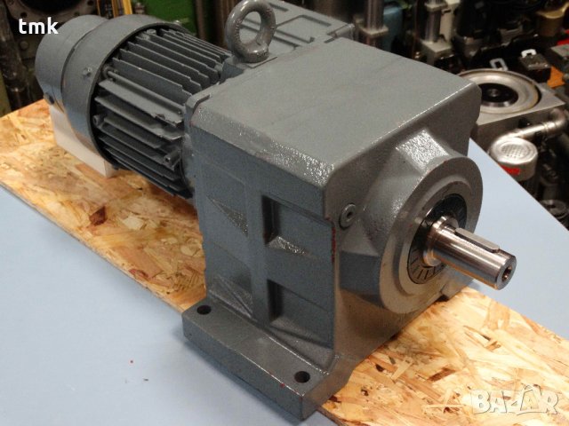 Мотор-редуктор Bauer със спирачка, снимка 8 - Електродвигатели - 24467835