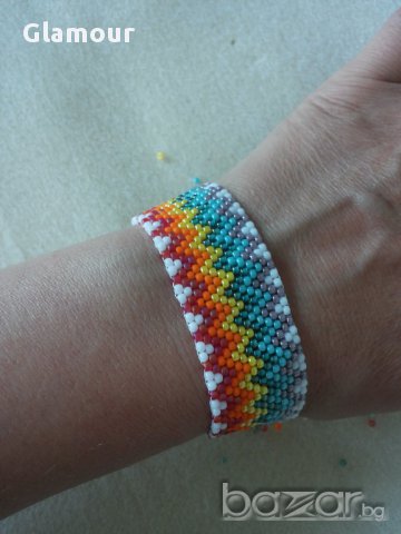 Гривна от мъниста, снимка 2 - Гривни - 15260559