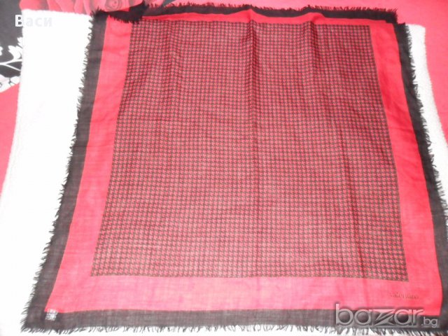 100% VALENTINO vintage автентичен дамски шал wool, silk Нов!, снимка 4 - Шапки - 13124213