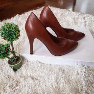 Кафяви остри токчета, снимка 1 - Дамски ежедневни обувки - 17210406