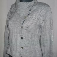 Уникален вълнен пуловер - модел кроп с копчета от естествен седеф, снимка 1 - Блузи с дълъг ръкав и пуловери - 16334727