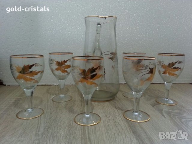 Стъклени чаши и кана с златен кант и гравюра, снимка 1 - Антикварни и старинни предмети - 22703507