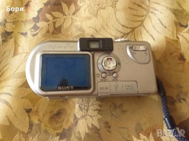 Фотоапарат SONY DSC-P9, снимка 2 - Фотоапарати - 26105529