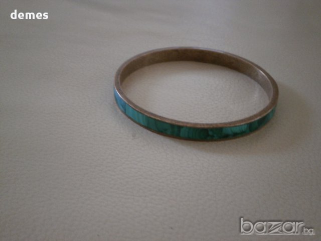 Гривна от малахит и месинг, нова , снимка 4 - Гривни - 16787614