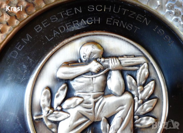 Калаена чиния за стена,пано Стрелец,Ловец. , снимка 3 - Антикварни и старинни предмети - 24794369