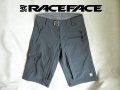 RACEFACE Къси панталони, снимка 1